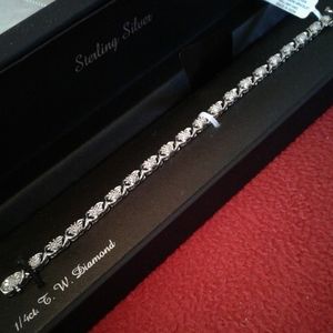 🌺🎉HOST PICK🎉 NWT Sterling Silver Diamond Bracelet